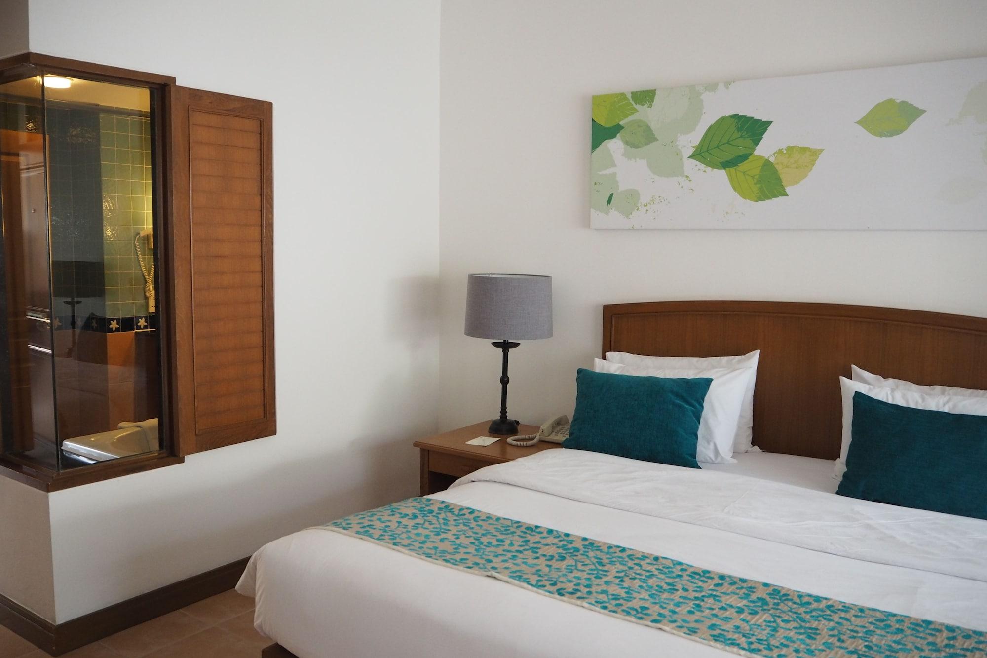 Woodlands Hotel And Resort Паттайя Экстерьер фото