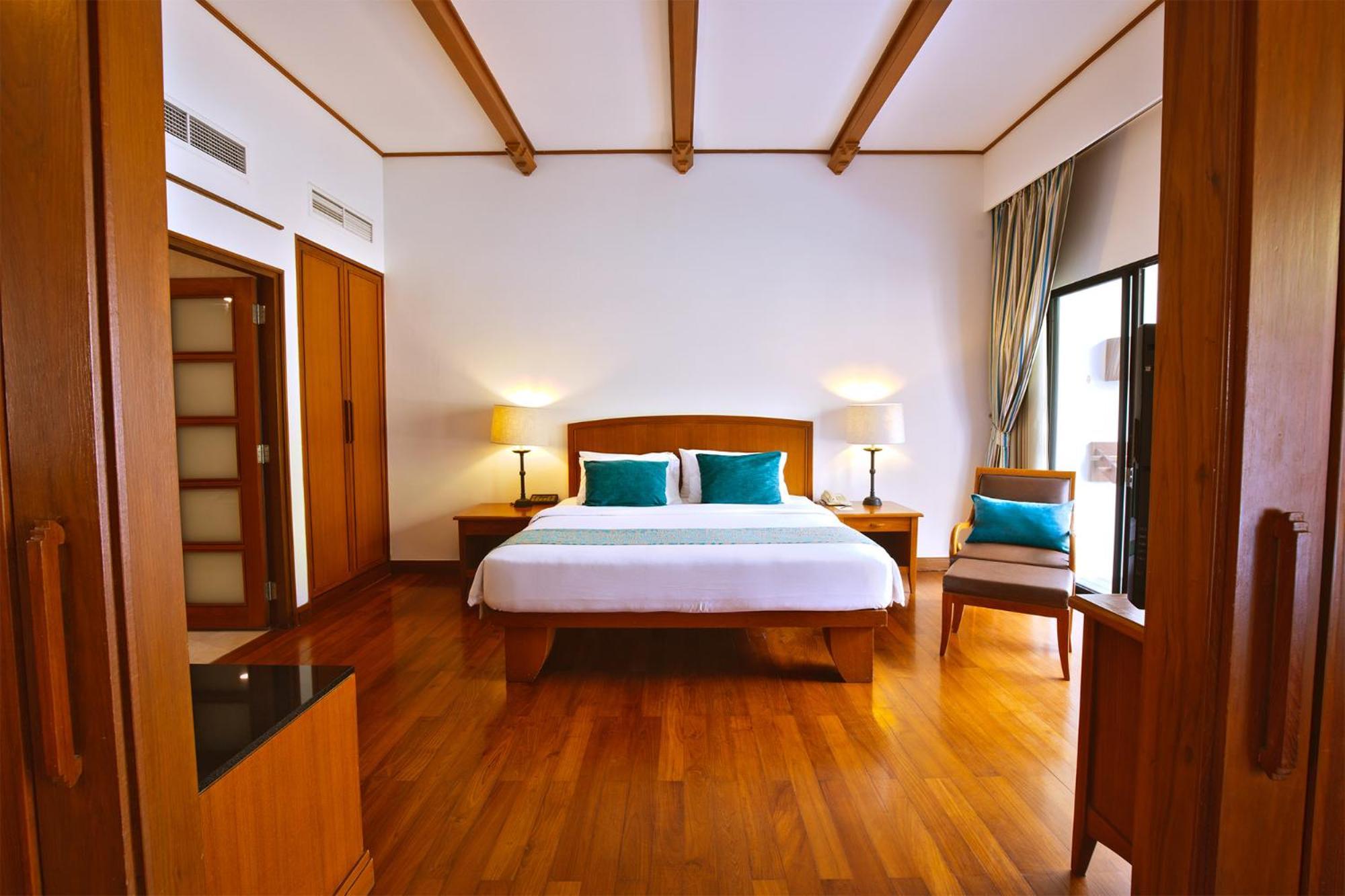 Woodlands Hotel And Resort Паттайя Экстерьер фото