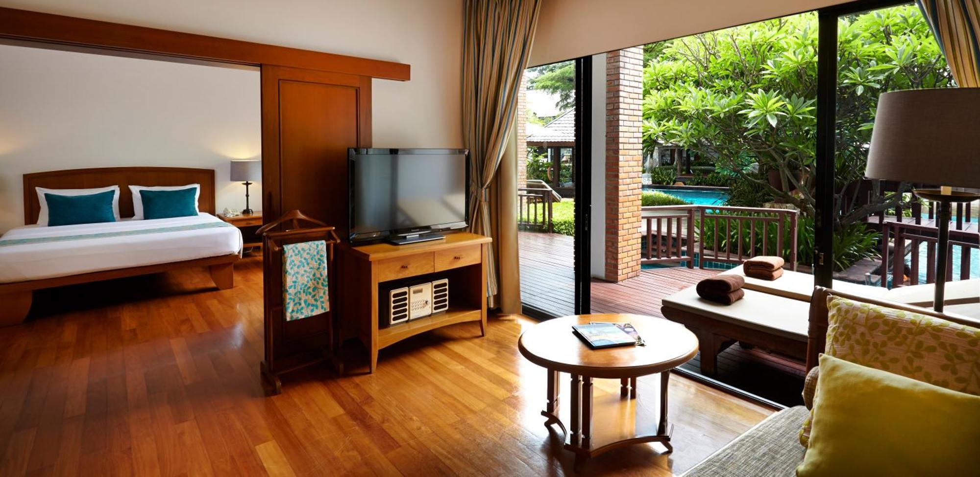 Woodlands Hotel And Resort Паттайя Экстерьер фото