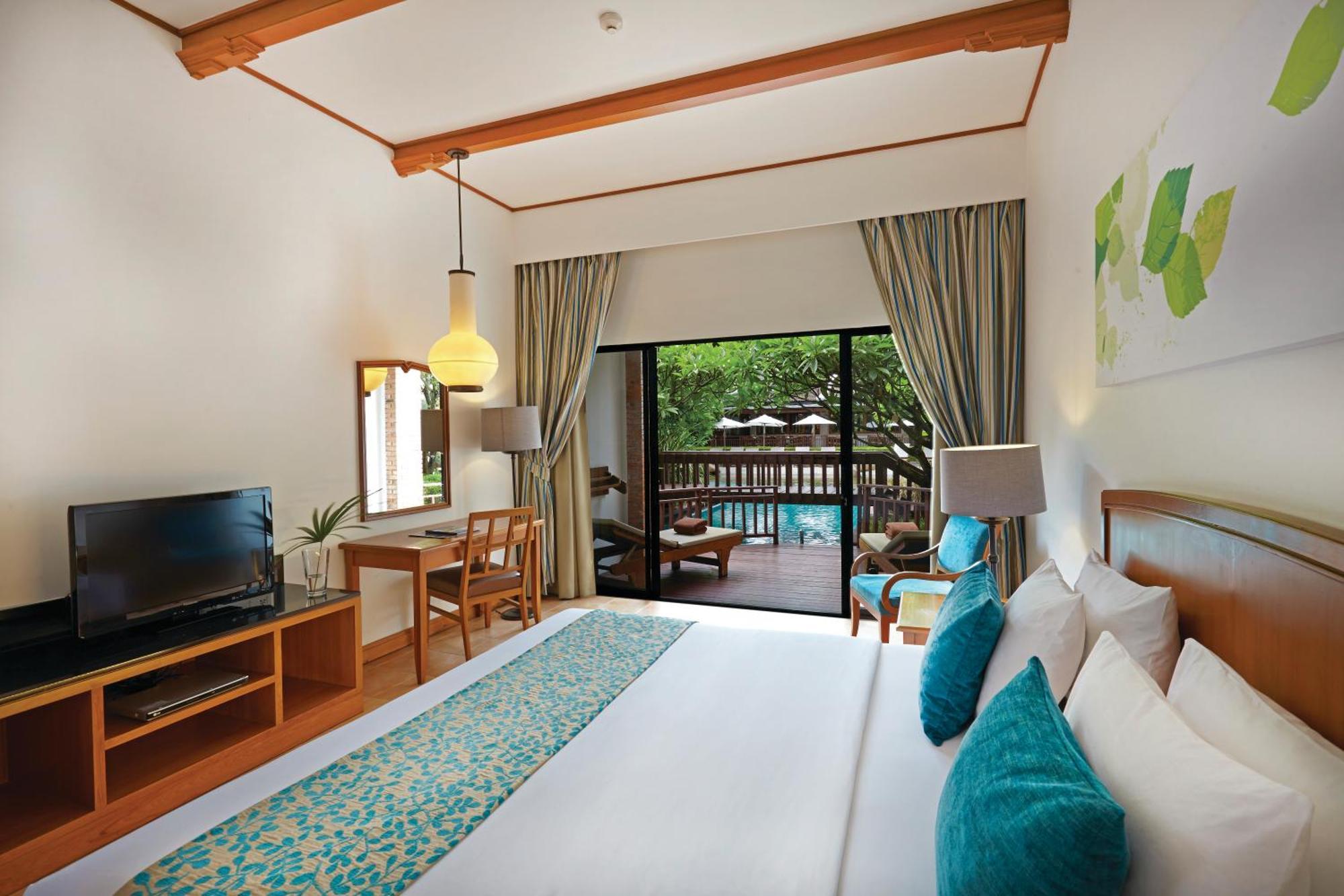 Woodlands Hotel And Resort Паттайя Экстерьер фото