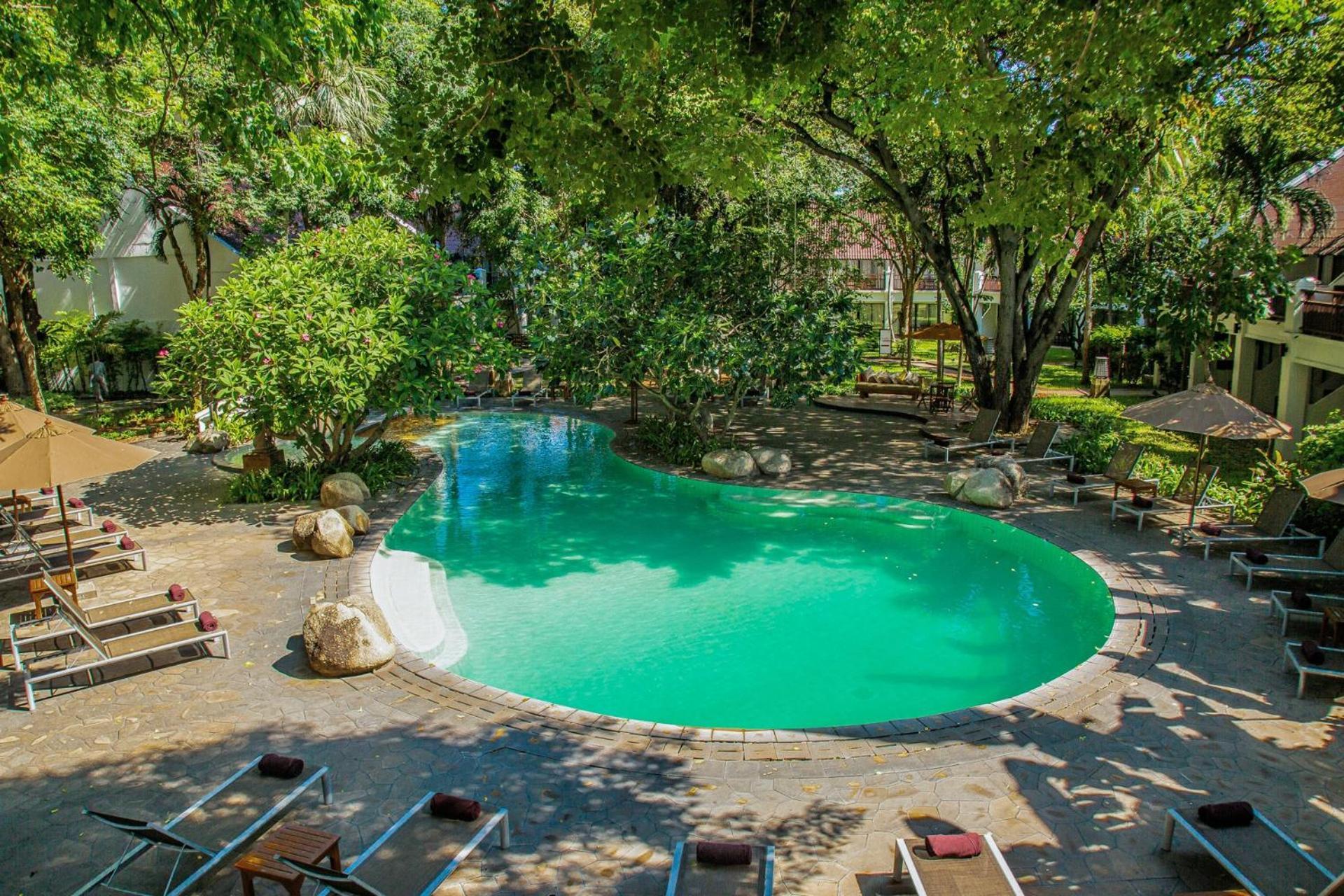 Woodlands Hotel And Resort Паттайя Экстерьер фото