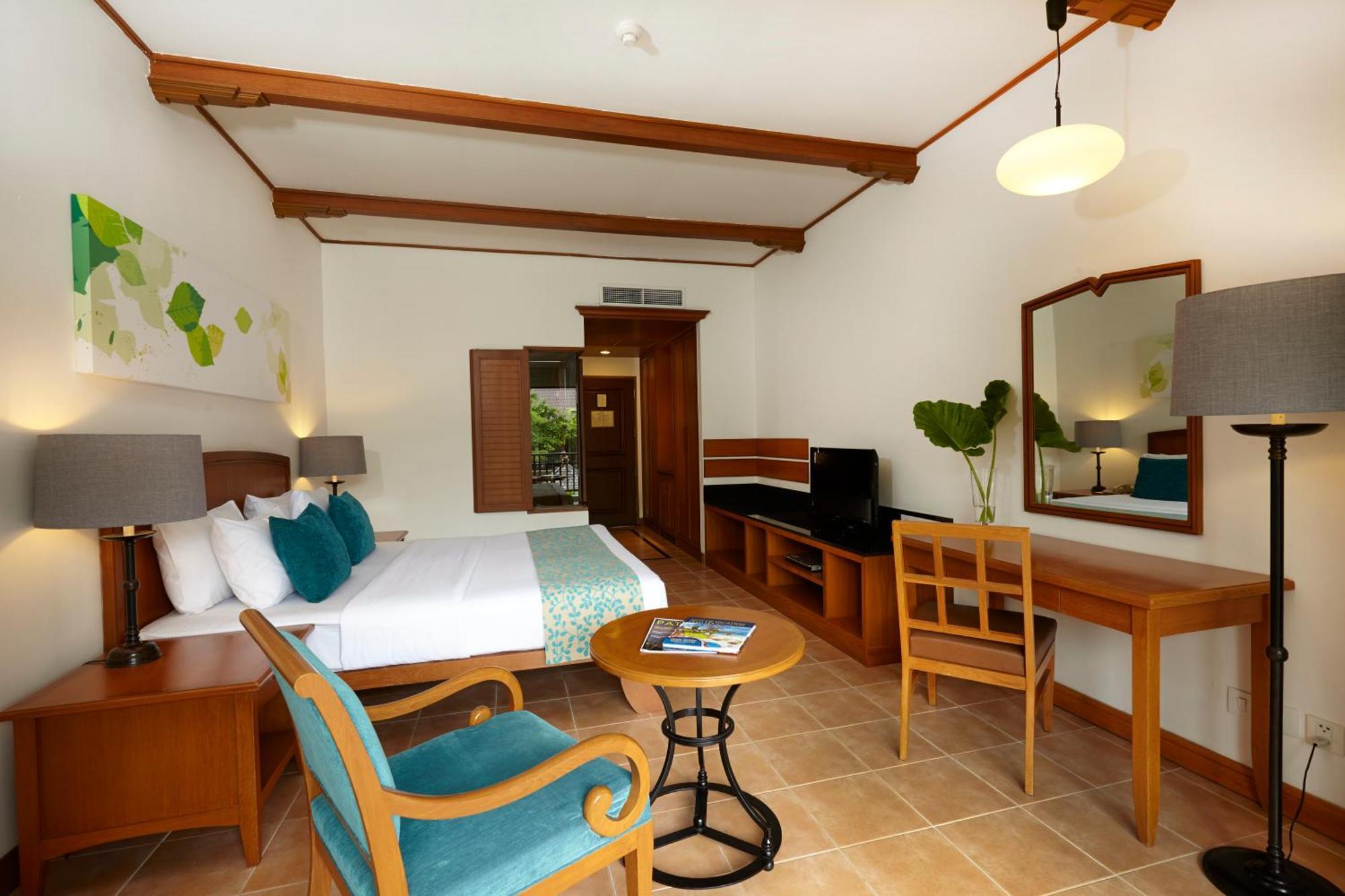 Woodlands Hotel And Resort Паттайя Экстерьер фото