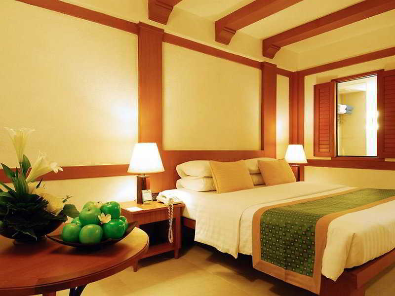 Woodlands Hotel And Resort Паттайя Экстерьер фото
