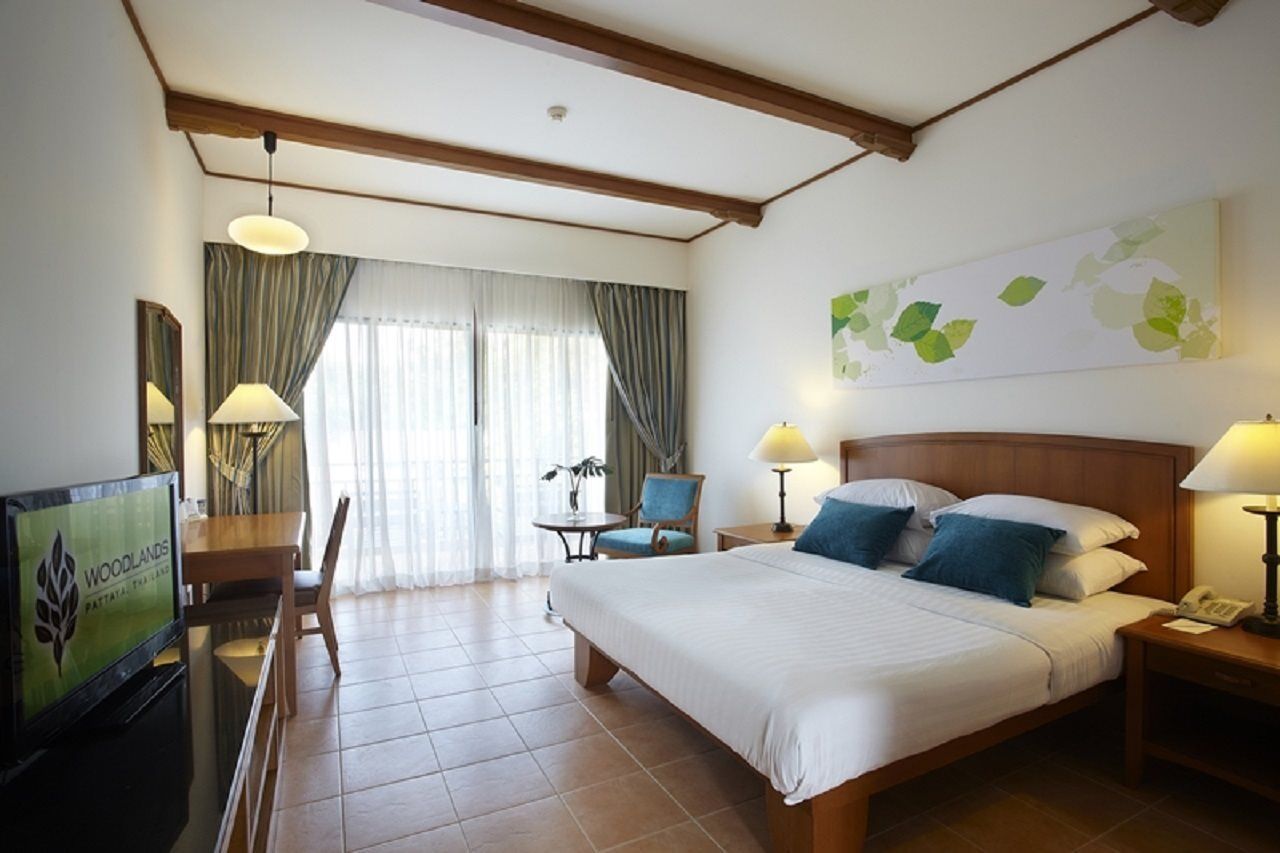 Woodlands Hotel And Resort Паттайя Экстерьер фото